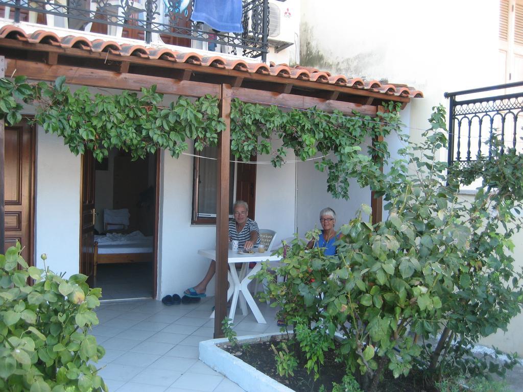 Kamelia Apartment Kokkari Exterior photo